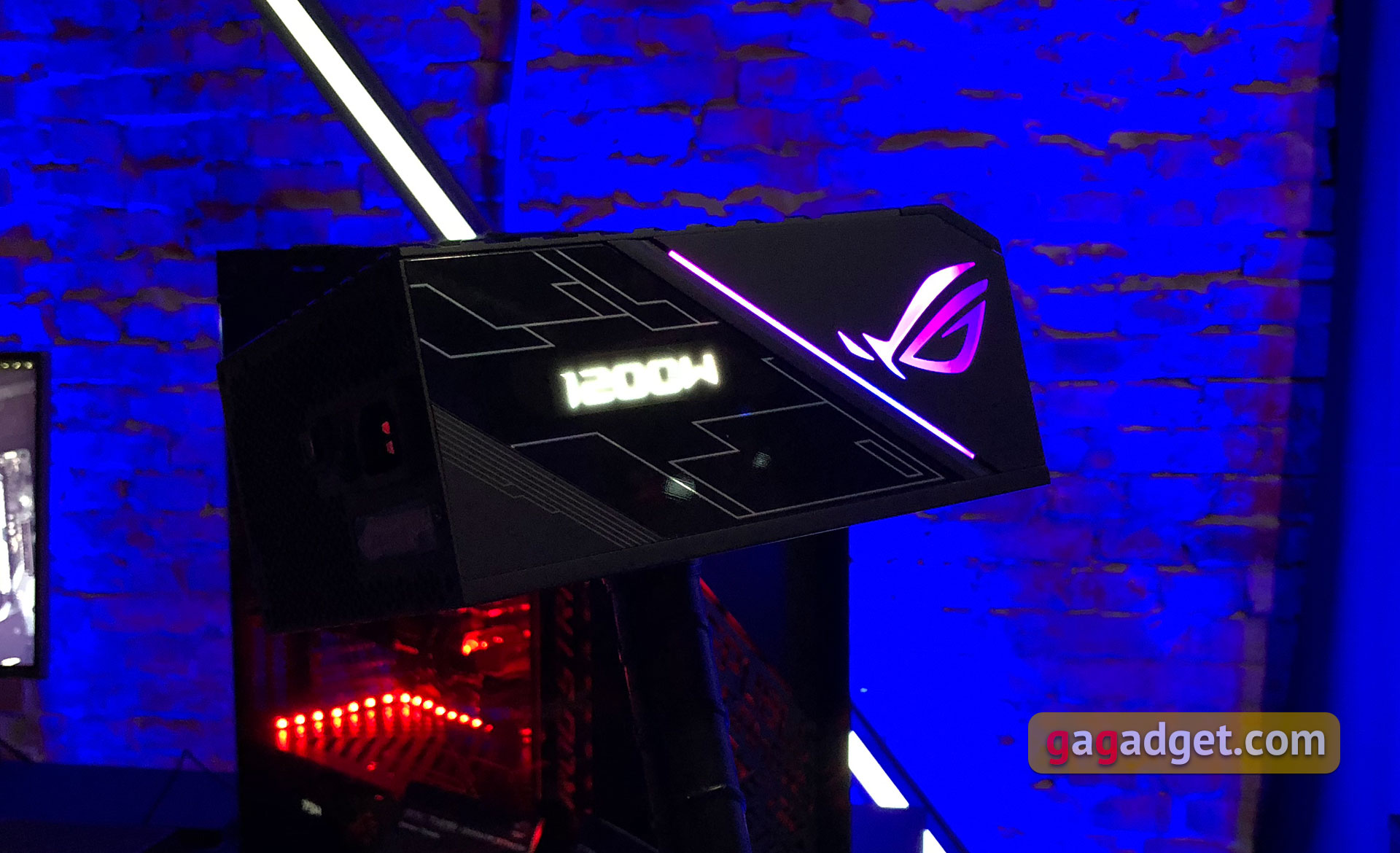 asus-rog-computex-2018-06.jpg
