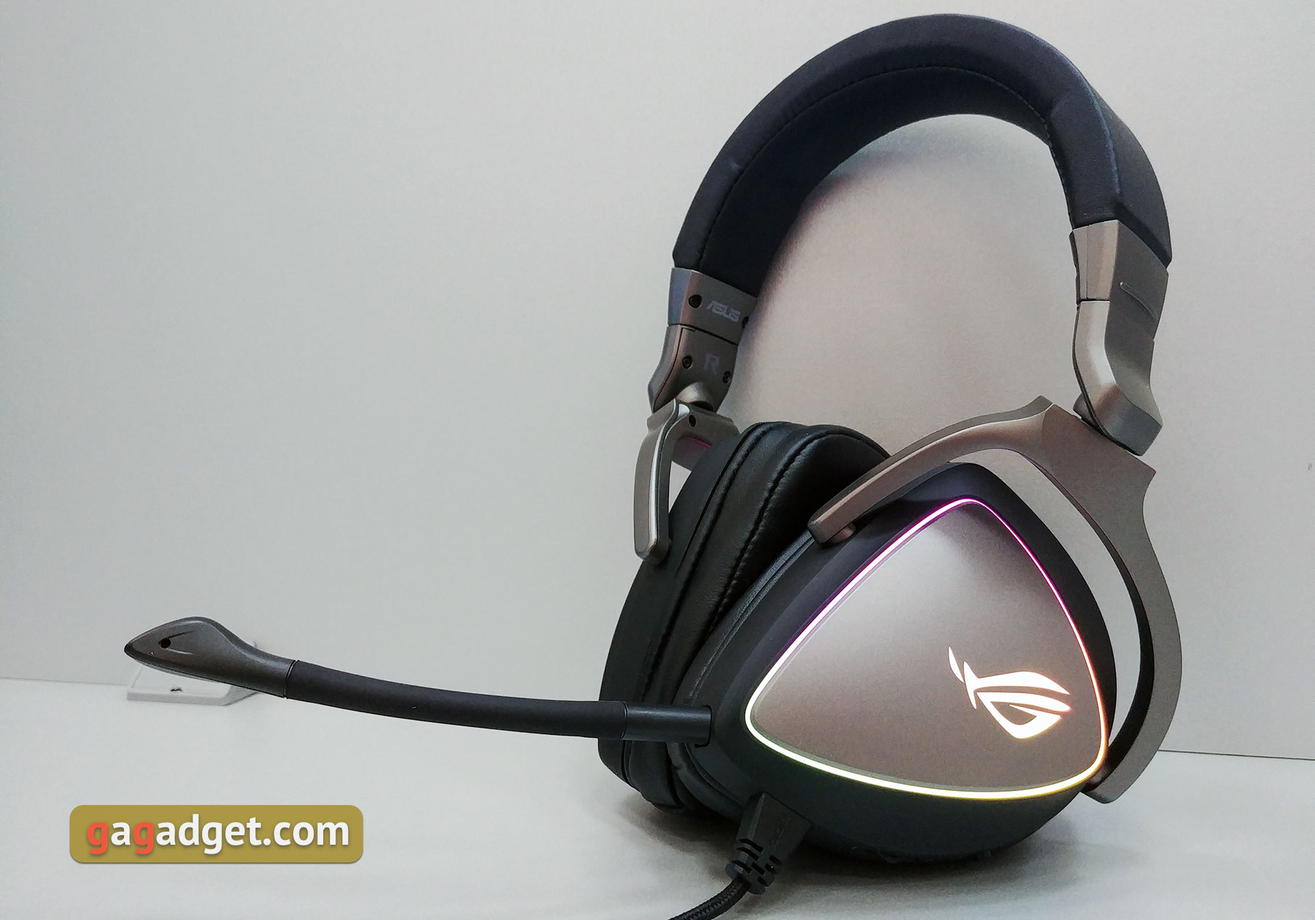 asus-rog-delta-06.jpg