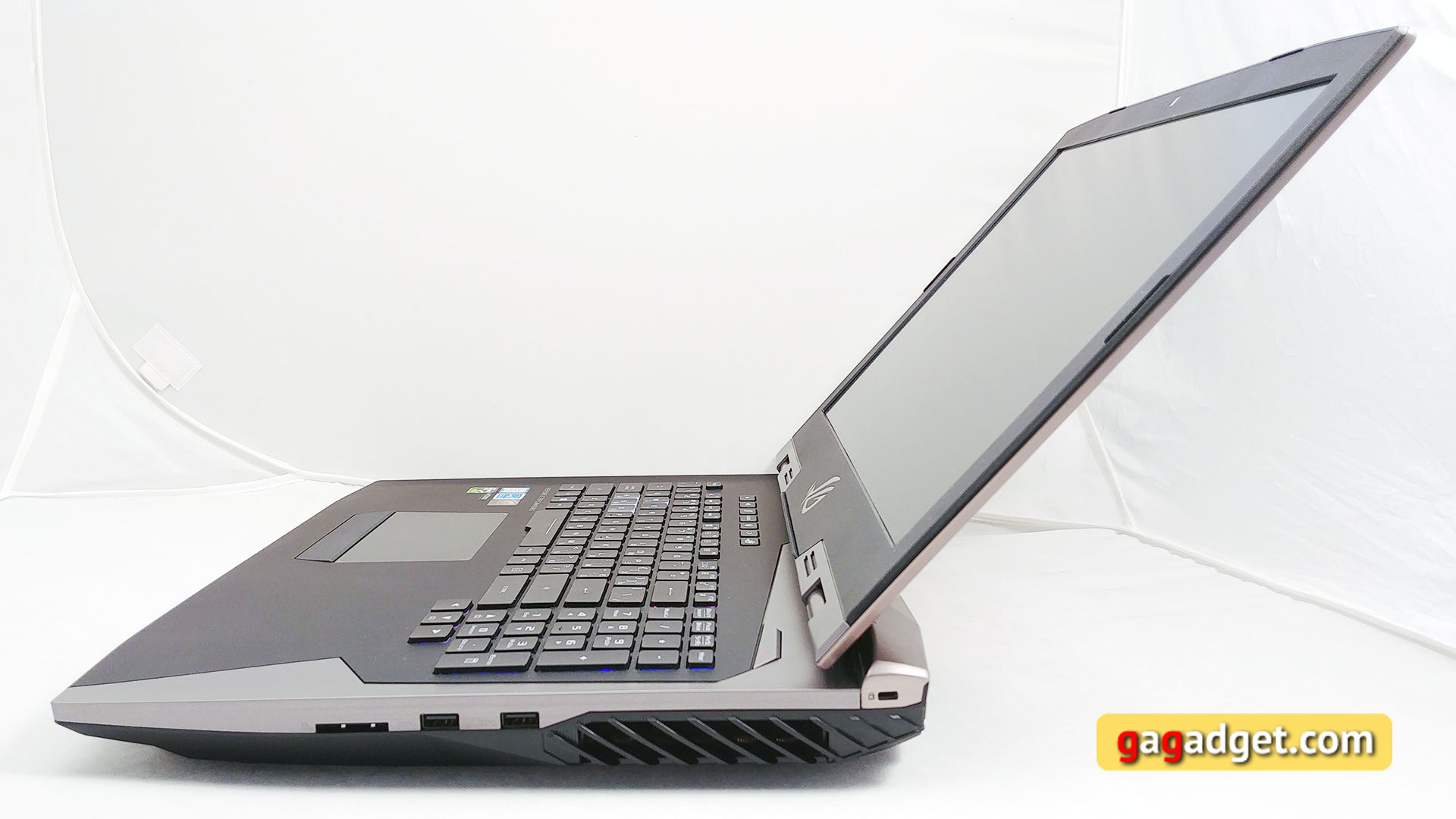 asus-rog-g703vi-23.jpg