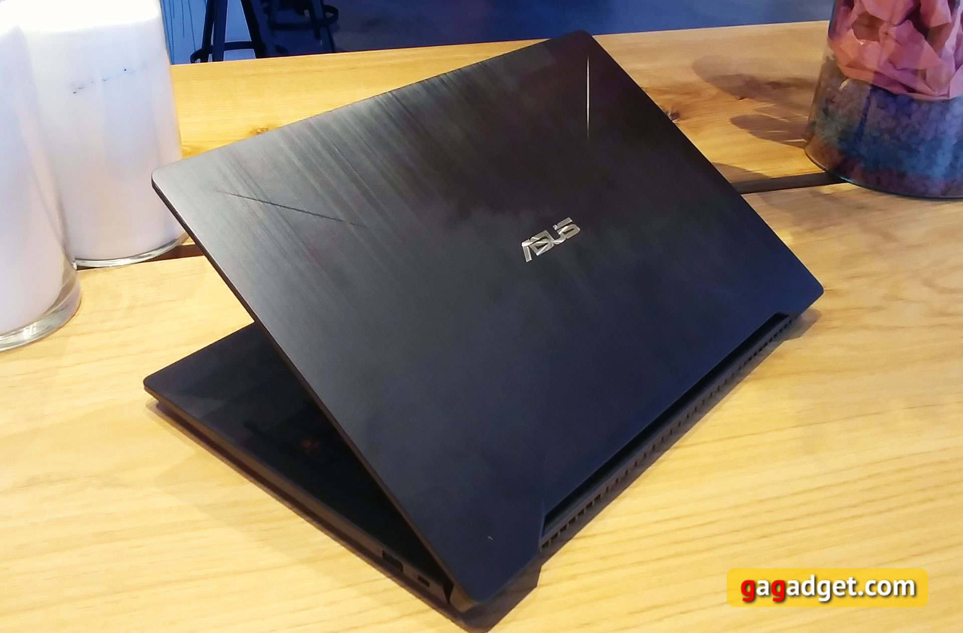 asus-rog-g703vi-pres-08.jpg