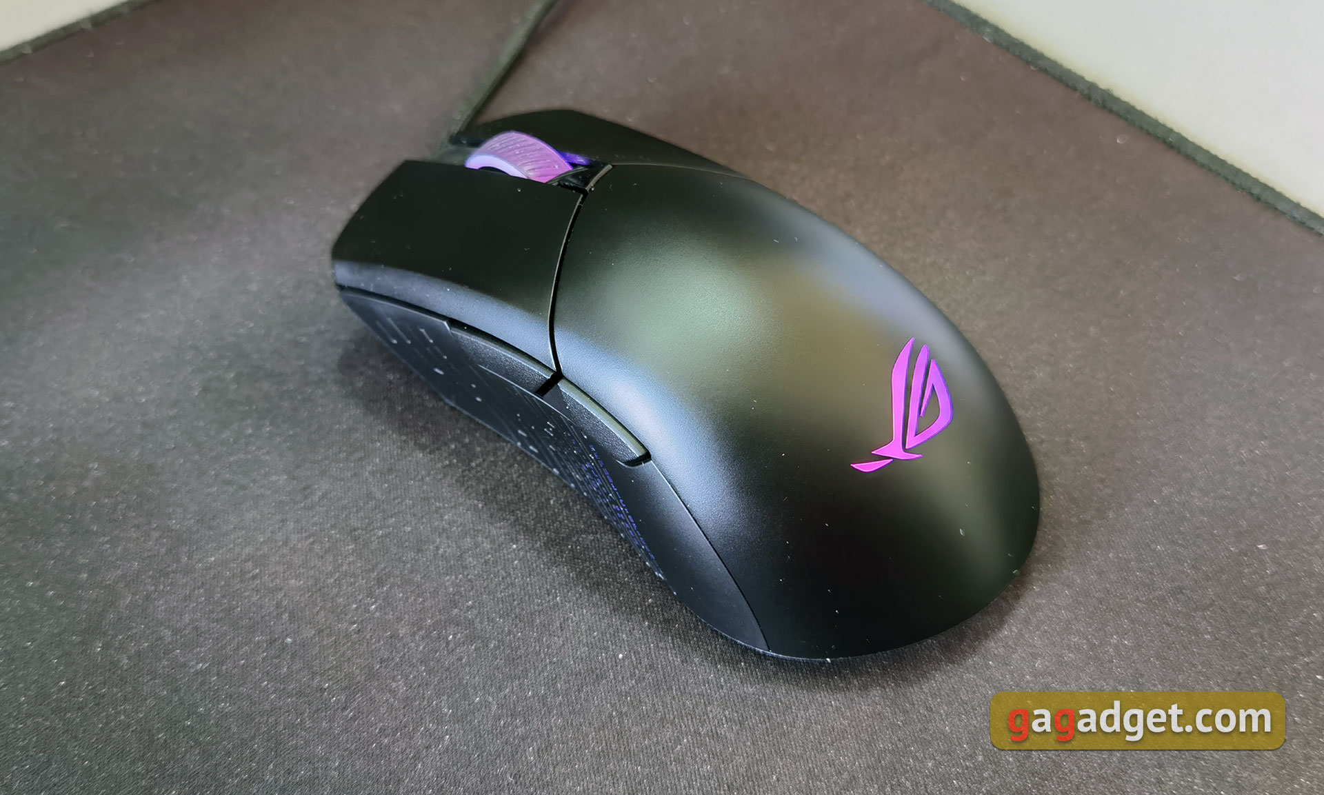 Обзор ASUS ROG Gladius III: молниеносная игровая мышь со сменными кнопками