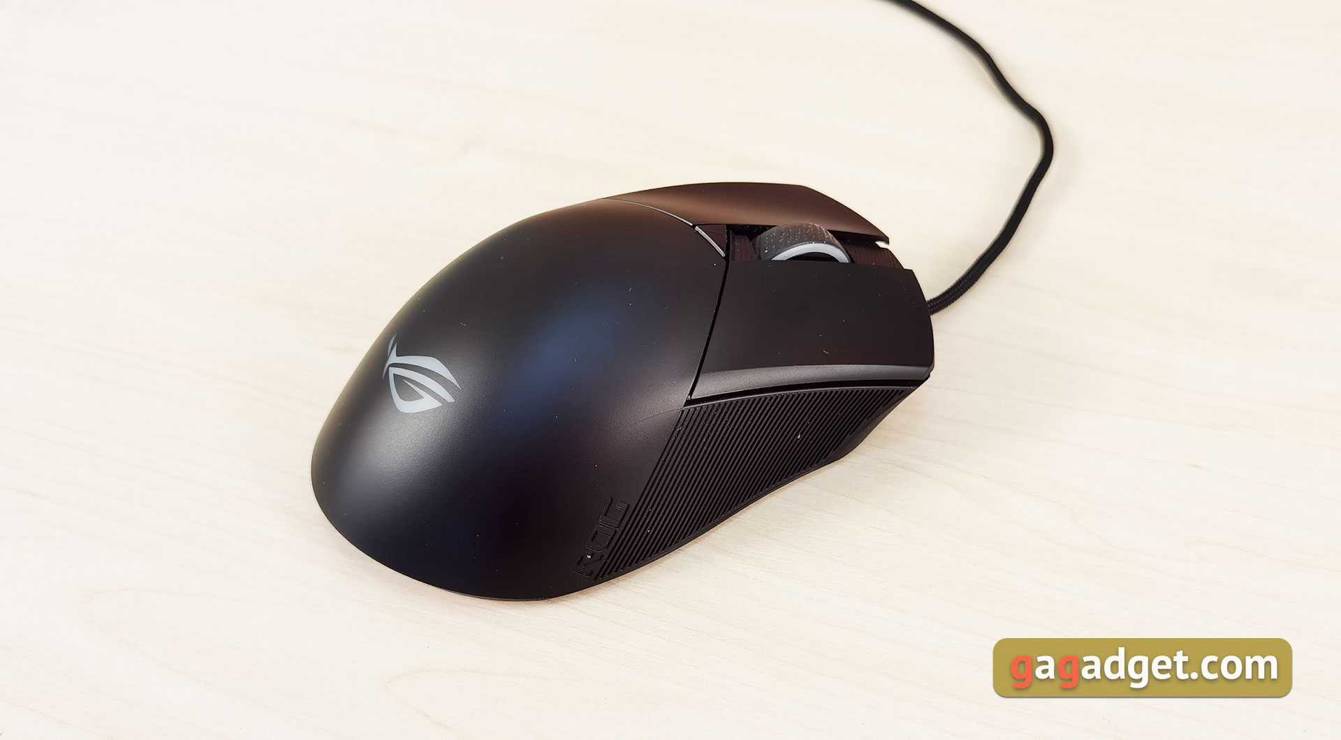 Обзор ASUS ROG Gladius III: молниеносная игровая мышь со сменными кнопками-24