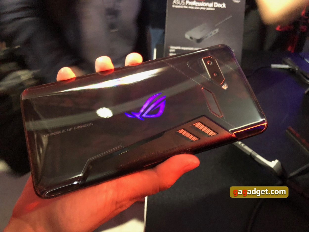 asus-rog-phone-computex-4.JPG