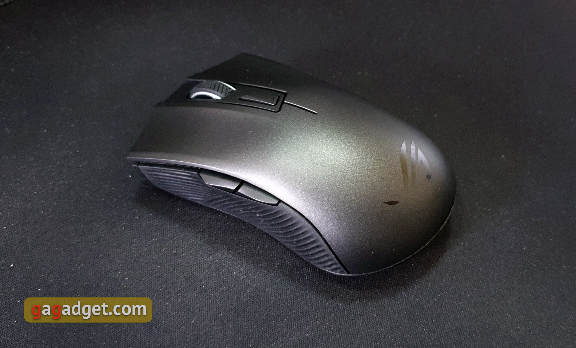 Огляд ASUS ROG Strix Carry: бездротова ігрова миша для геймерів-мандрівників