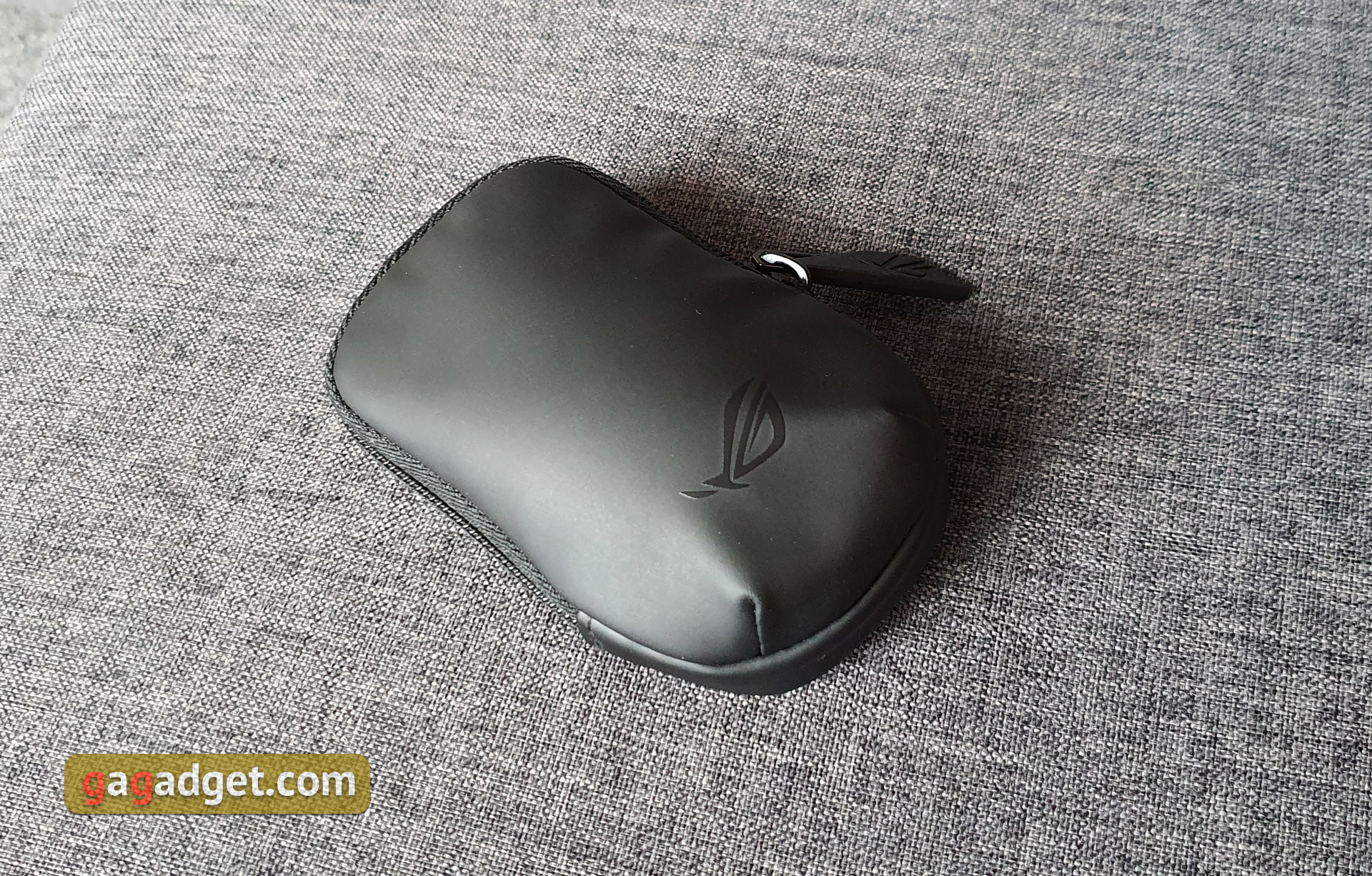 Огляд ASUS ROG Strix Carry: бездротова ігрова миша для геймерів-мандрівників-6