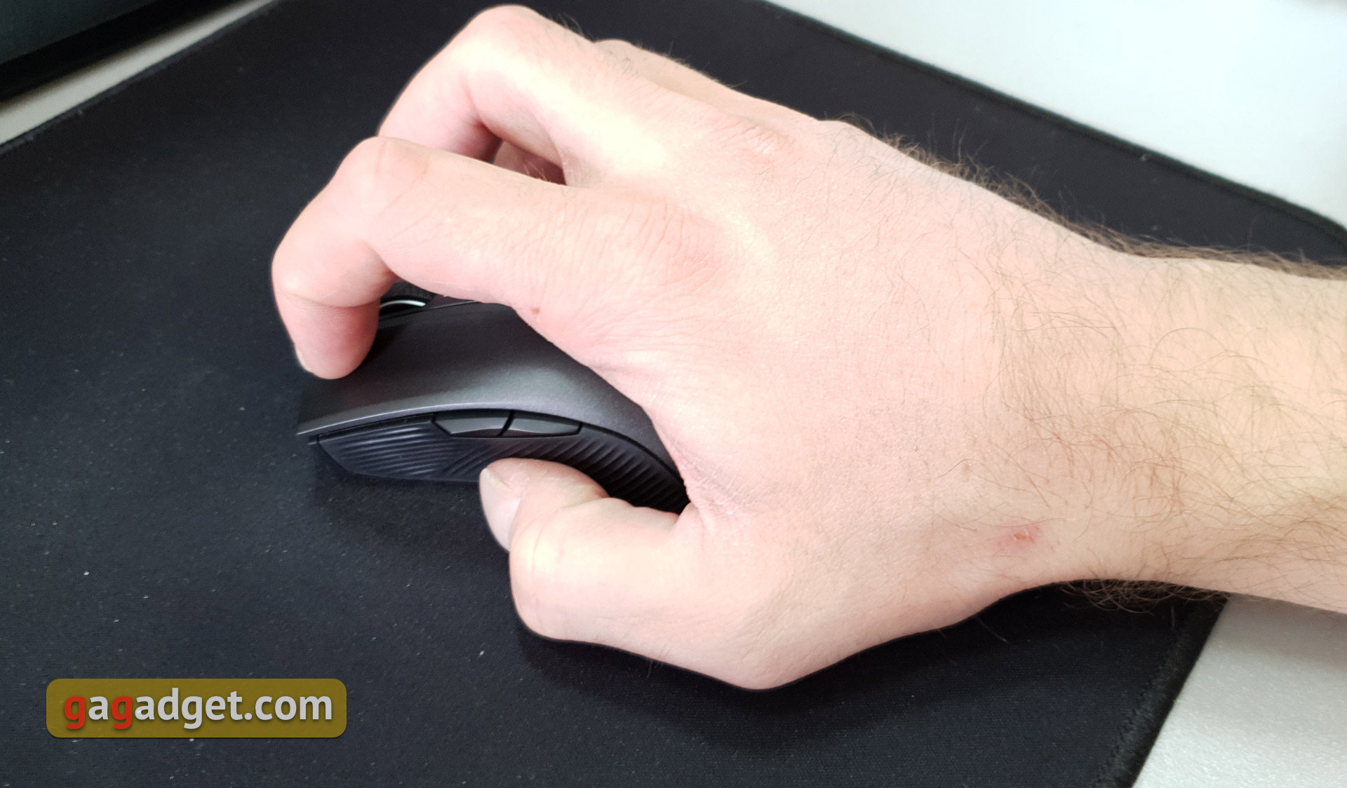 Огляд ASUS ROG Strix Carry: бездротова ігрова миша для геймерів-мандрівників-23