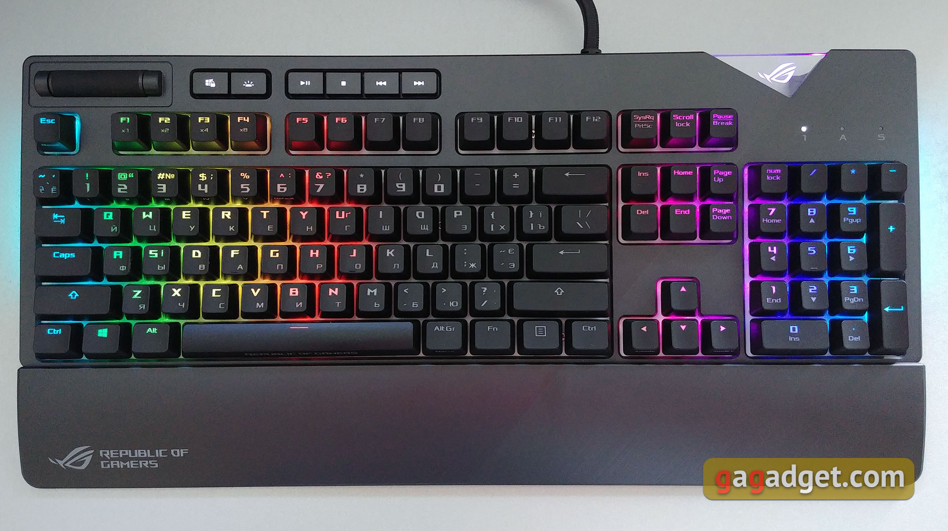 asus-rog-strix-flare-22.jpg