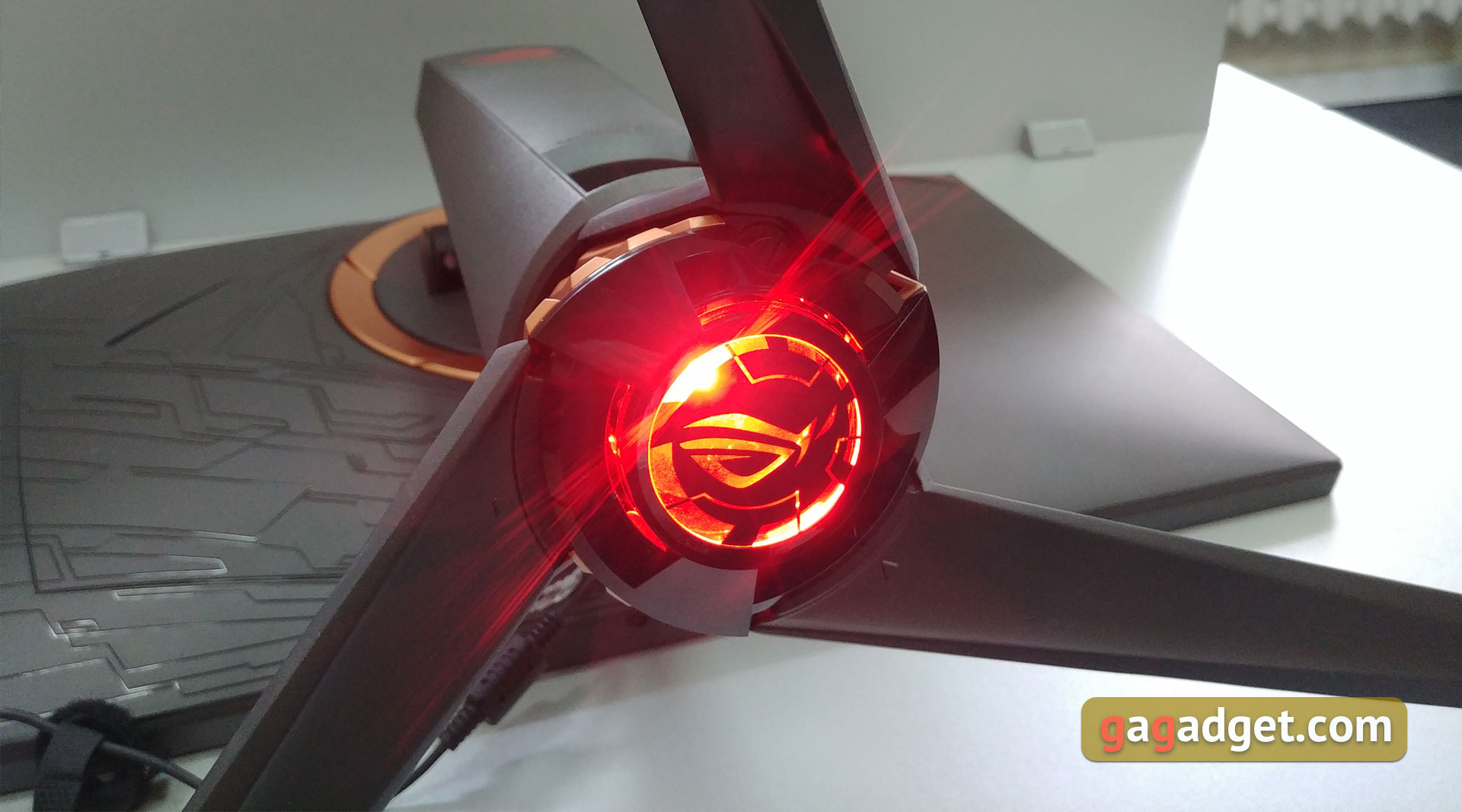 asus-rog-strix-pg258q-10.jpg