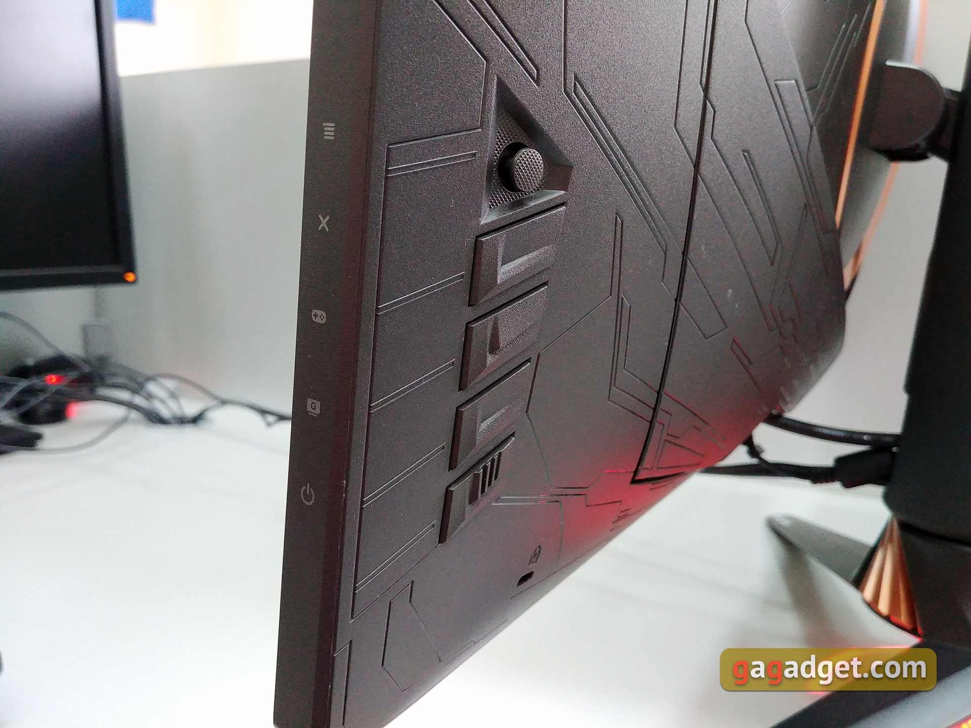 asus-rog-strix-pg258q-12.jpg