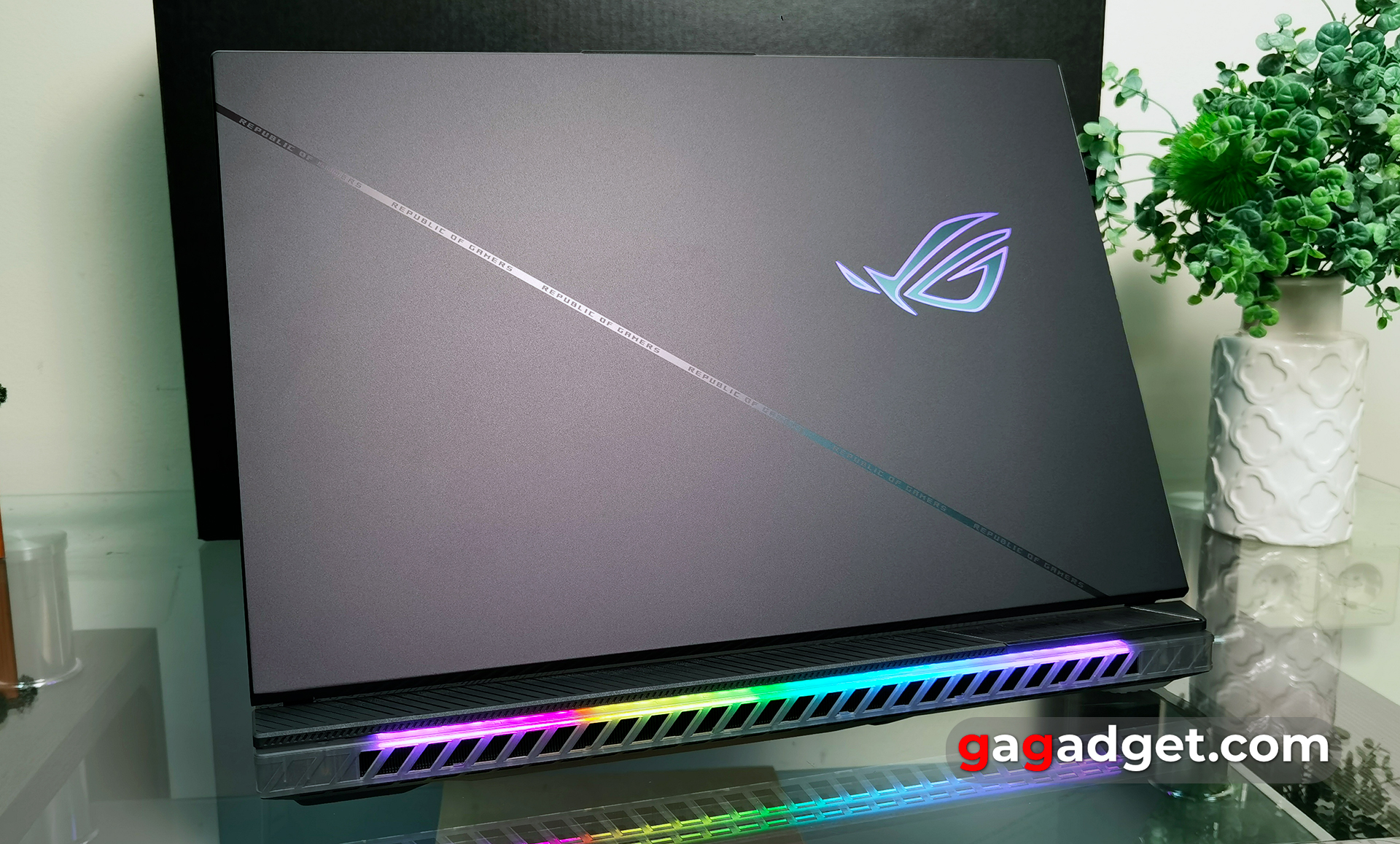 Огляд ASUS ROG Strix SCAR 18 (2024)