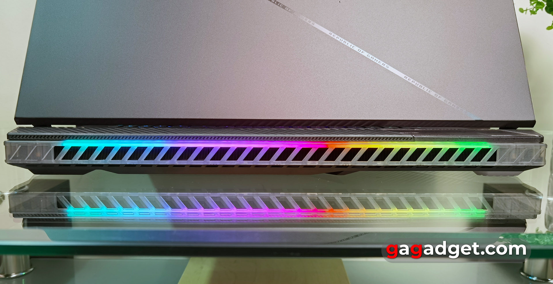 Огляд ASUS ROG Strix SCAR 18 (2024)