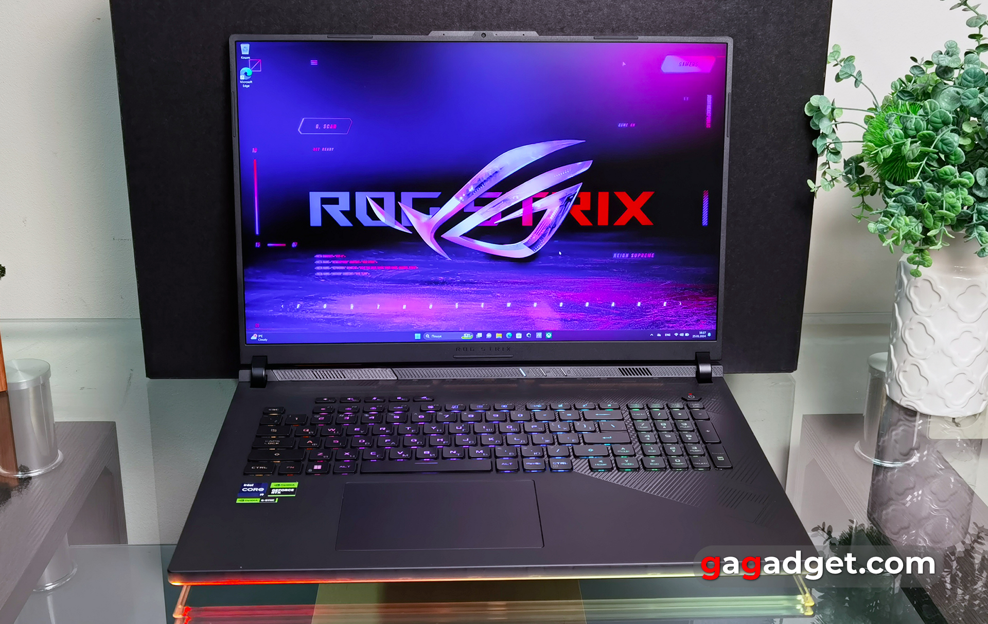 Огляд ASUS ROG Strix SCAR 18 (2024)