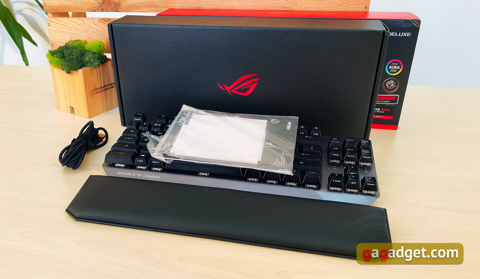 Обзор ASUS ROG Strix Scope NX TKL Deluxe: компактная геймерская клавиатура с механическими переключателями ASUS-3