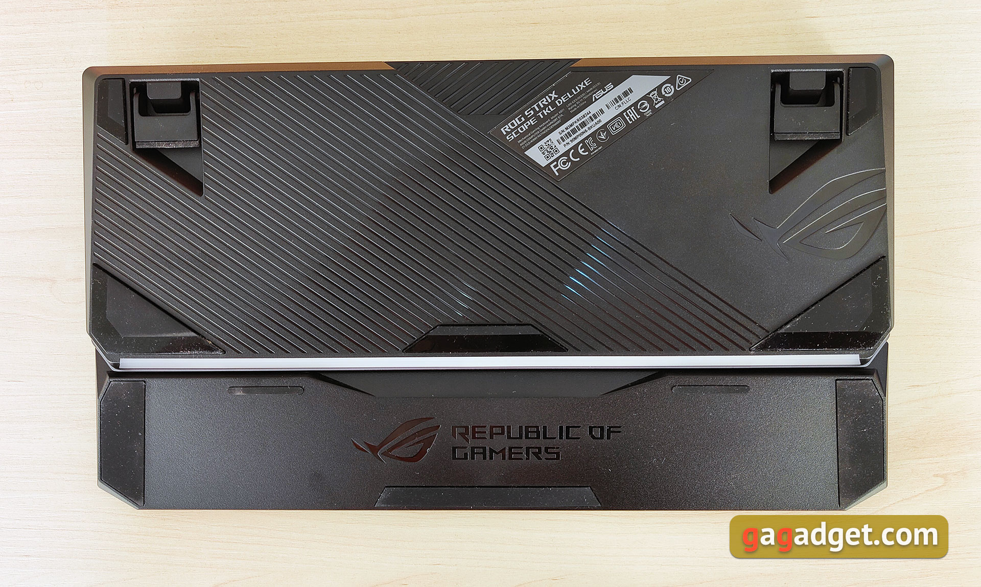 Обзор ASUS ROG Strix Scope NX TKL Deluxe: компактная геймерская клавиатура с механическими переключателями ASUS-11