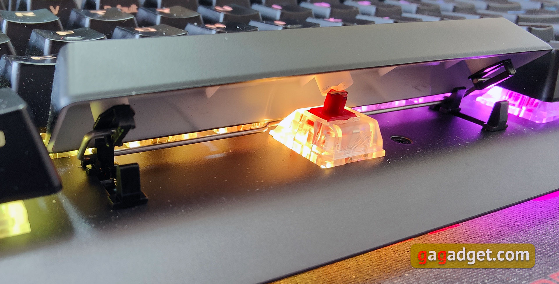 Обзор ASUS ROG Strix Scope NX TKL Deluxe: компактная геймерская клавиатура с механическими переключателями ASUS-27