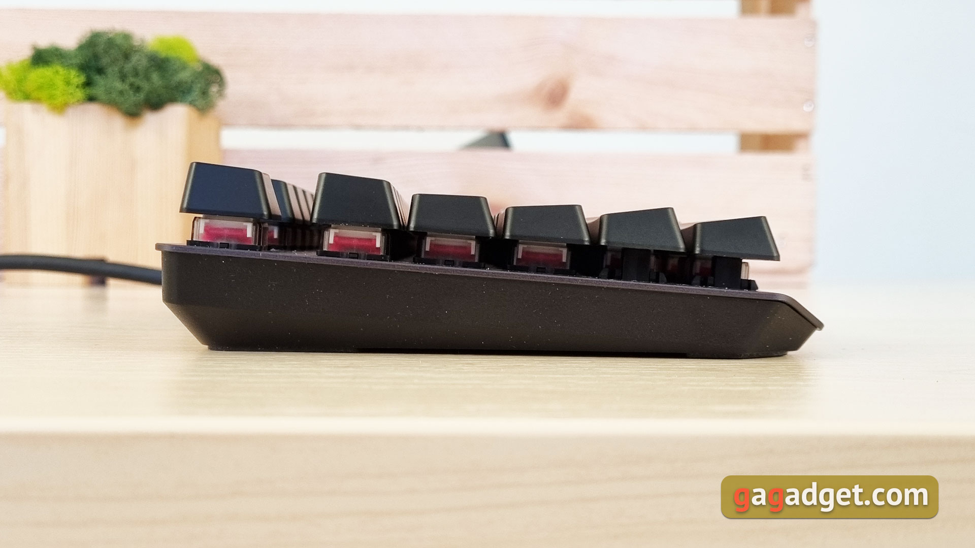 ASUS ROG Strix Scope RX Review: an Opto-Mechanical Gaming Keyboard with Water Protection-13