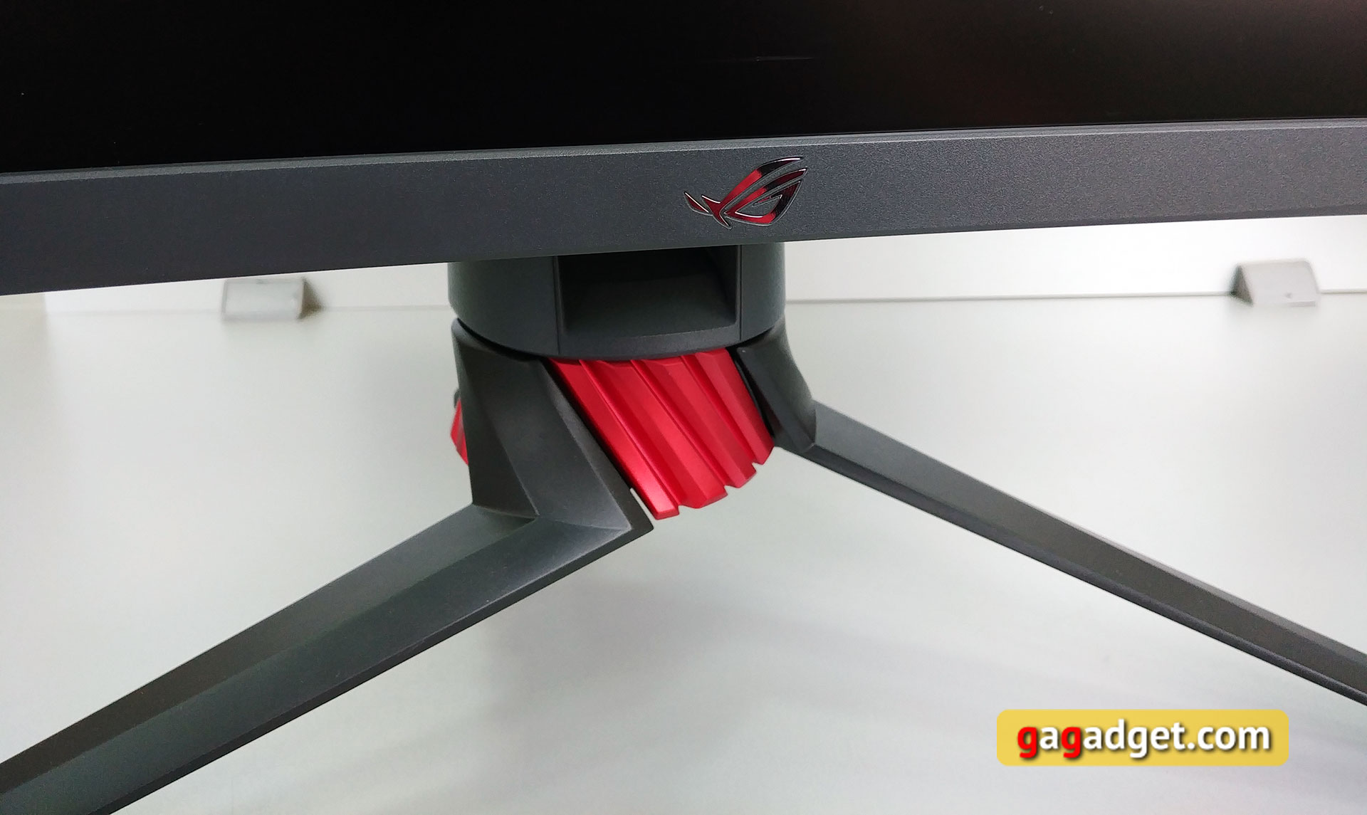 asus-rog-strix-xg32vq-07.jpg