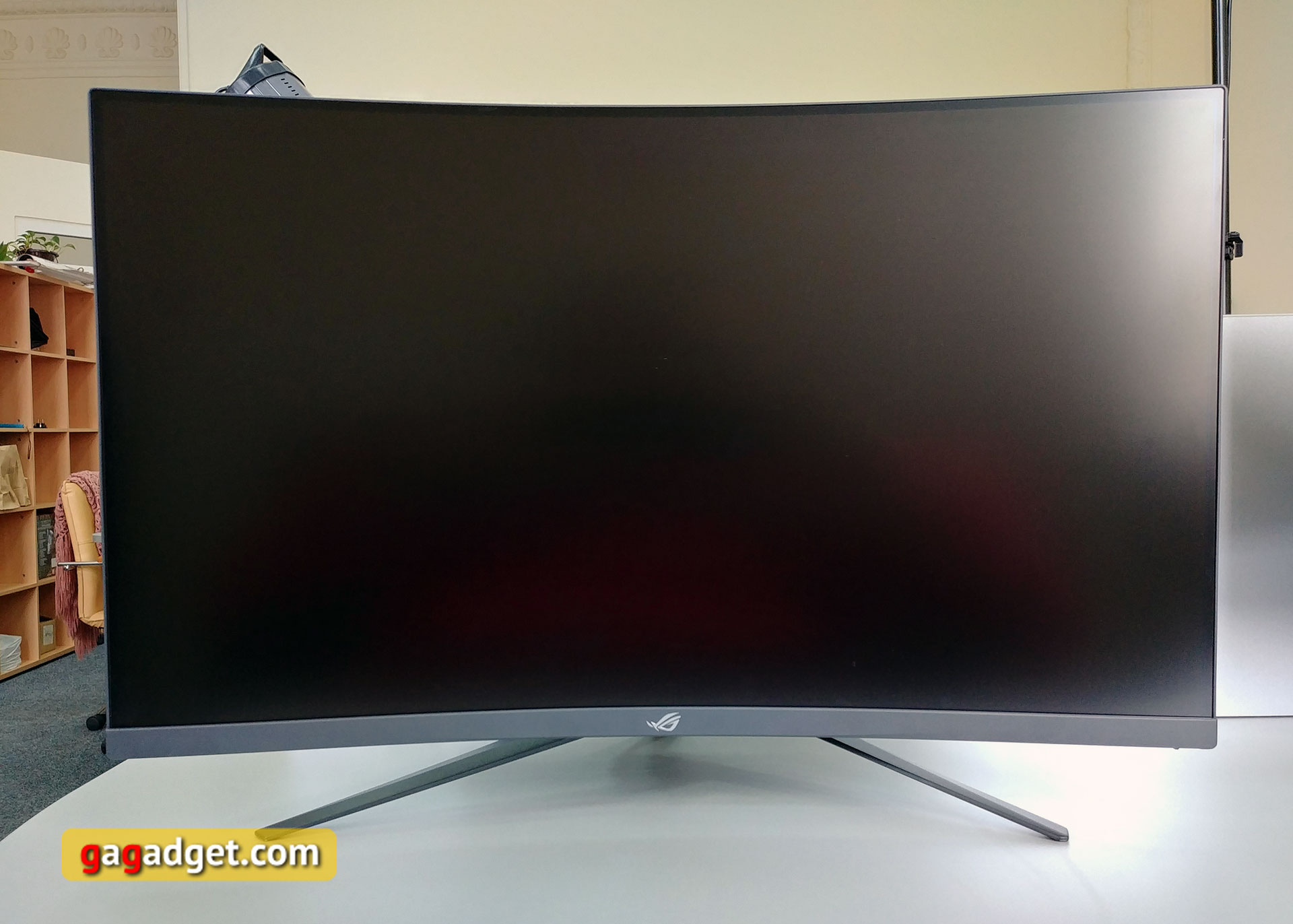 asus-rog-strix-xg32vq-20.jpg