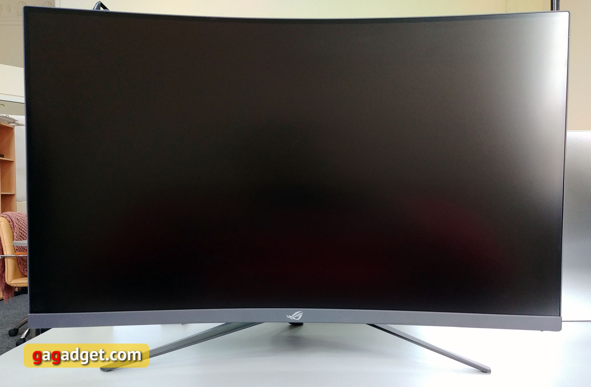asus-rog-strix-xg32vq-22.jpg