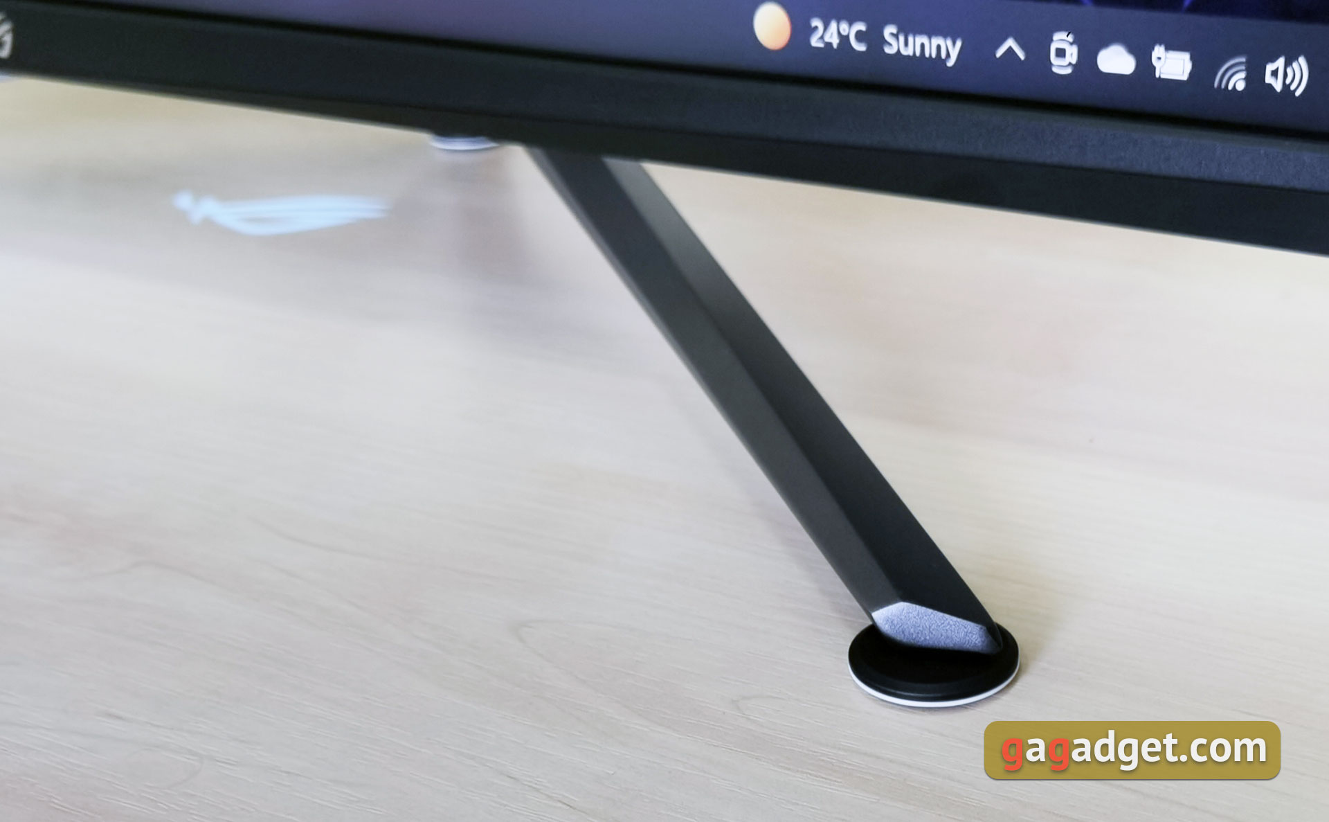 ASUS ROG Strix XG43UQ Overview: The Best Display for Next-Generation Gaming Consoles-11