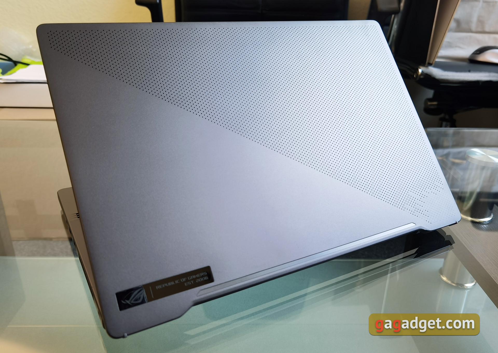 Обзор игрового ноутбука ASUS ROG Zephyrus G14: правильный ультрапортативный гейминг-10