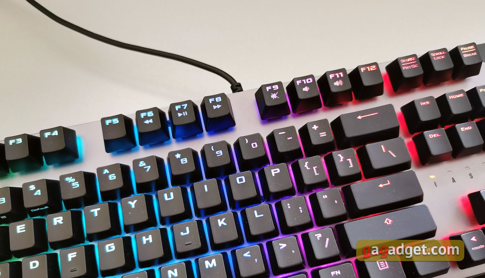 Обзор ASUS TUF Gaming K7: молниеносная игровая клавиатура с пыле- и влагозащитой-6