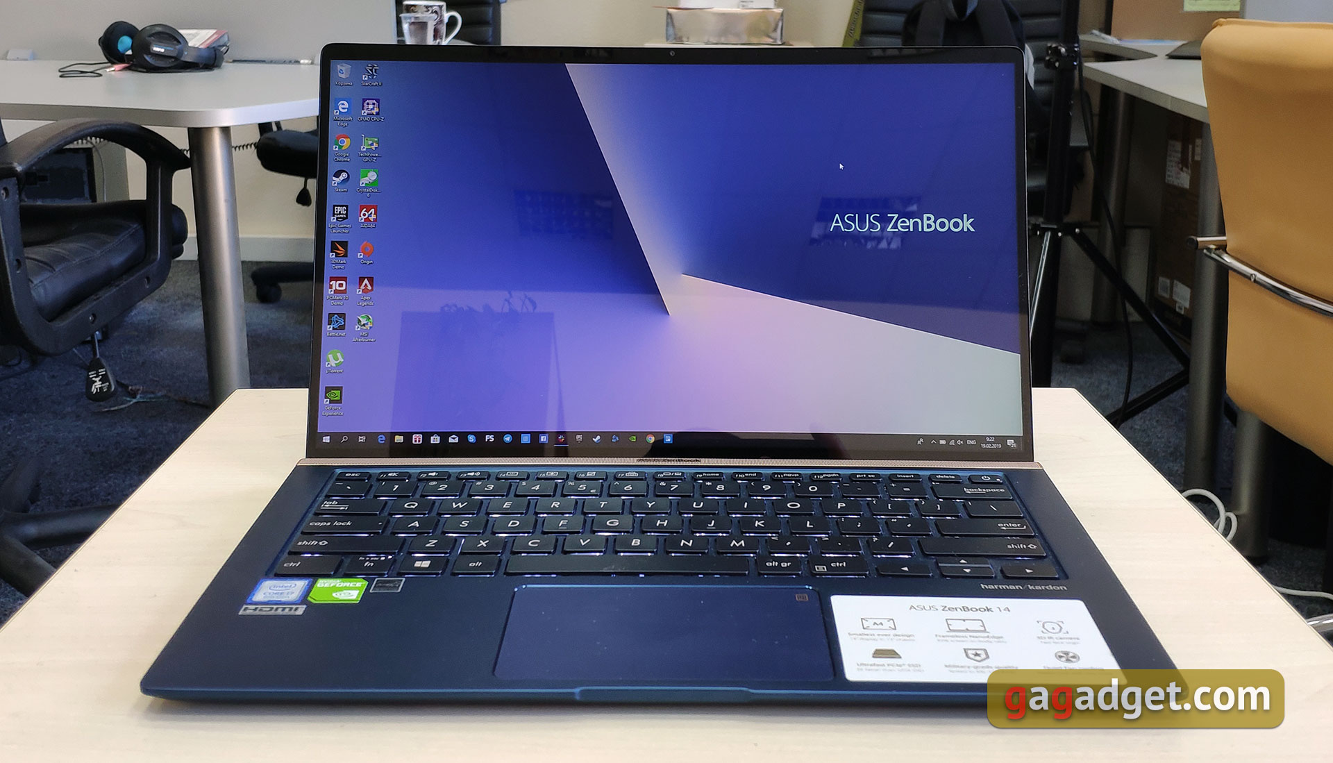 asus-zenbook-14-ux433fd-02.jpg