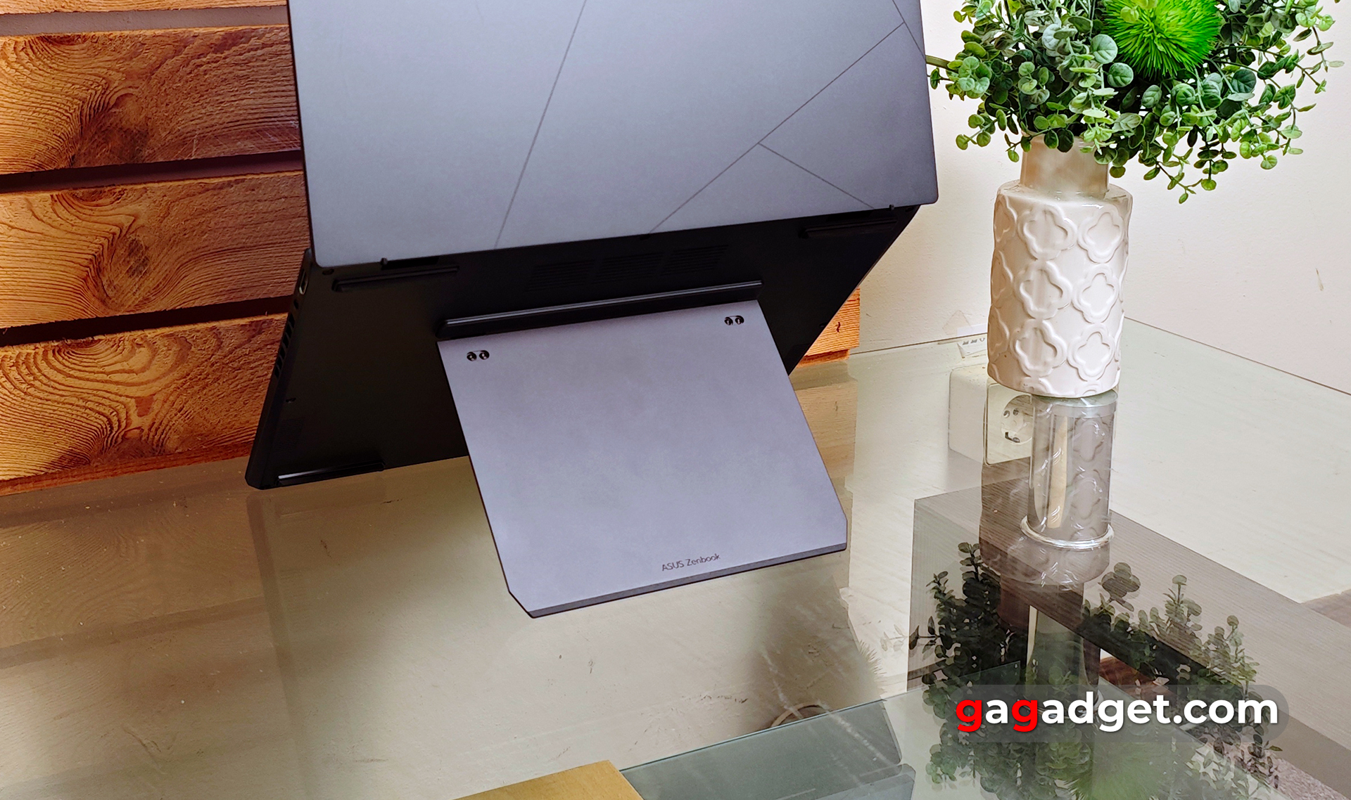 ASUS Zenbook DUO (2024) UX8406 review