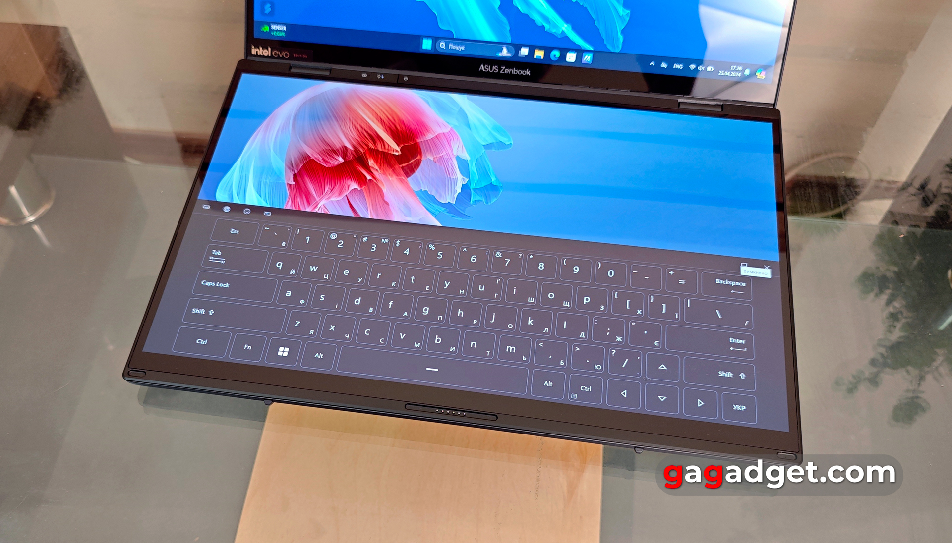 ASUS Zenbook DUO (2024) UX8406 review