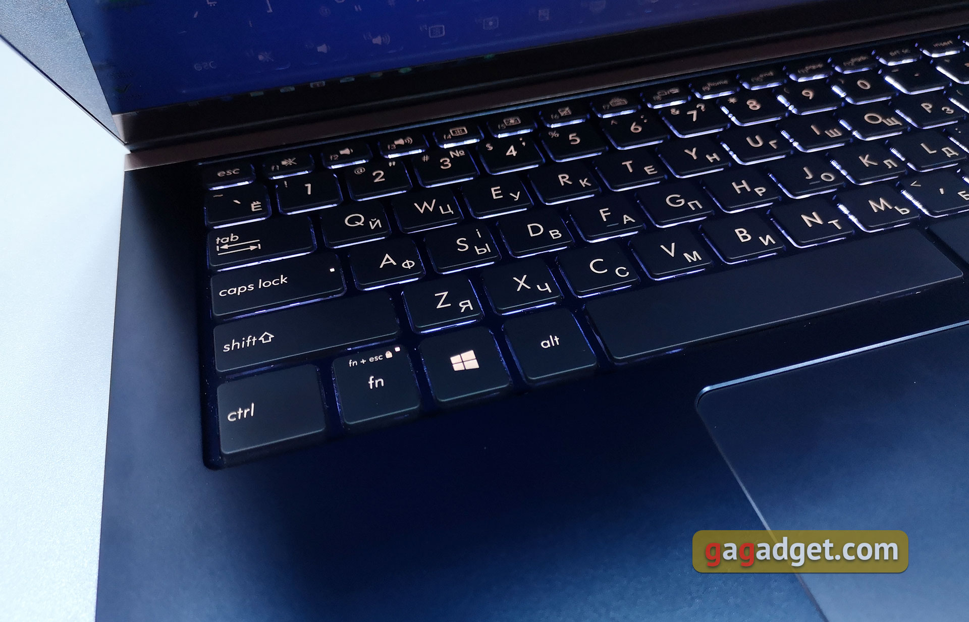 asus-zenbook-pro-14-ux450fd-14.jpg