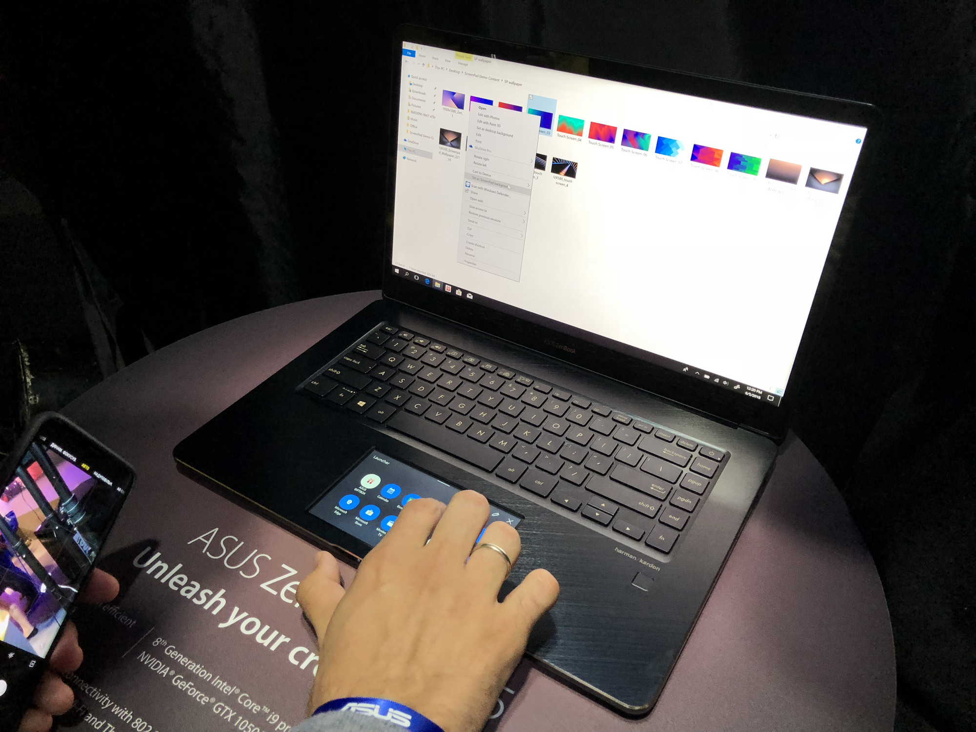 asus-zenbook-pro-15-screenpad-3.jpg