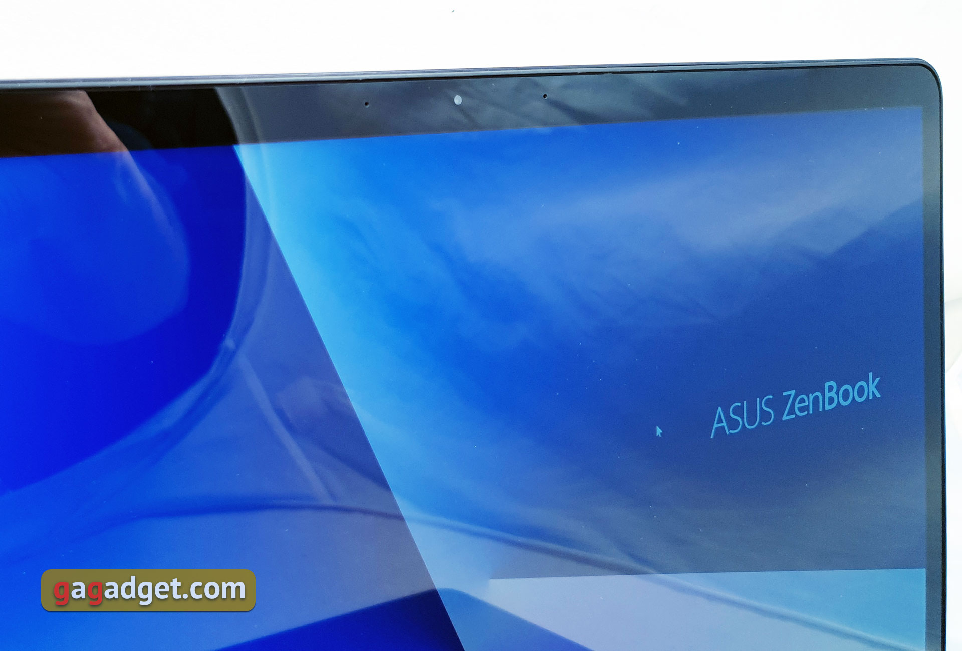 asus-zenbook-pro-ux580-13.jpg