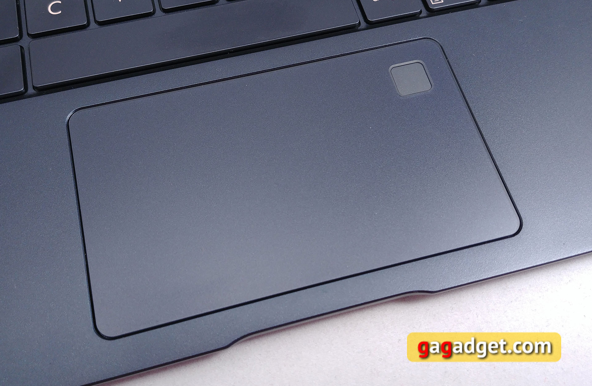 asus-zenbook-s-14.jpg