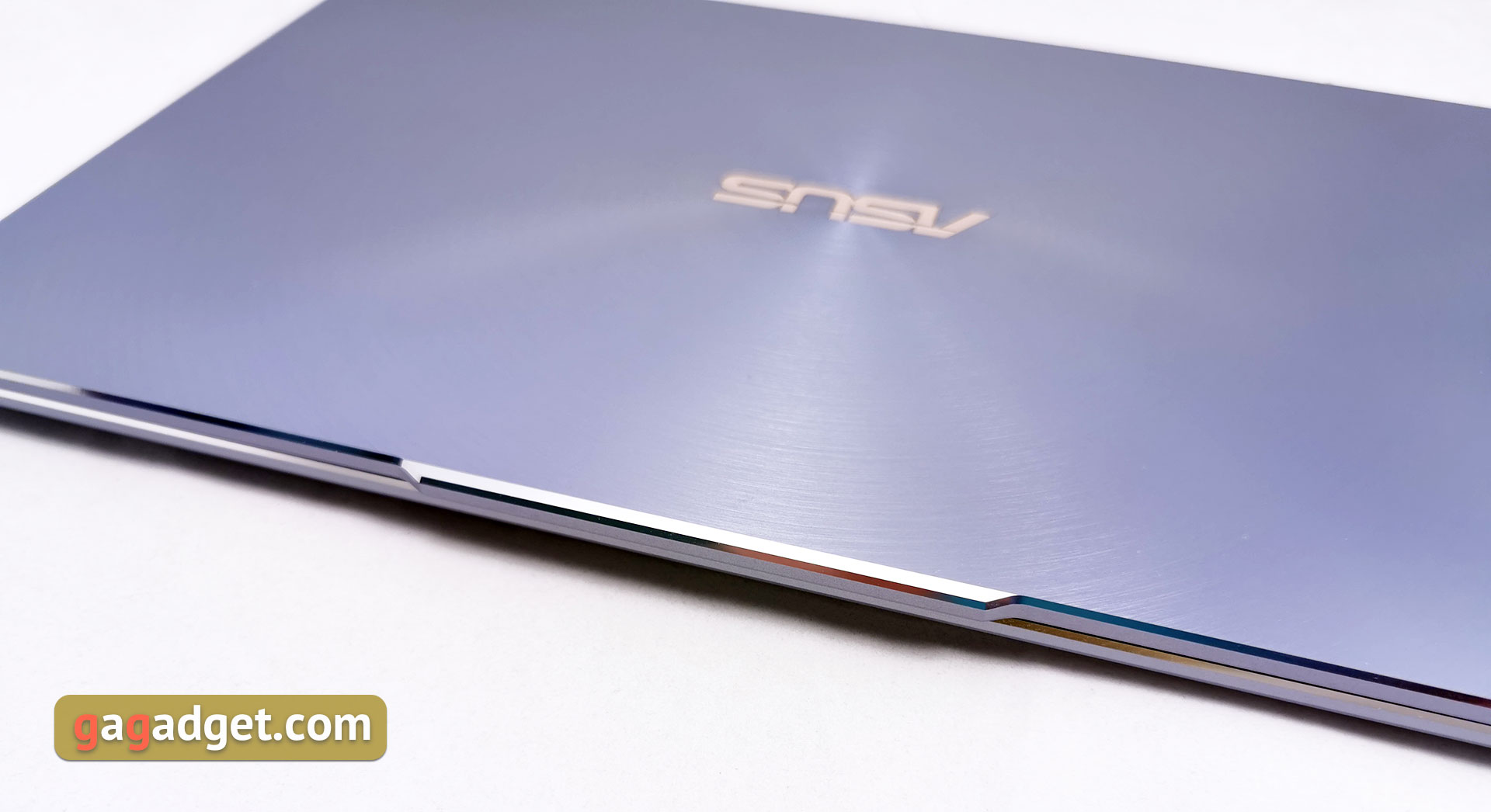 Огляд ASUS ZenBook S13: флагманський безрамковий ультрабук зі зворотним "монобровою"-6