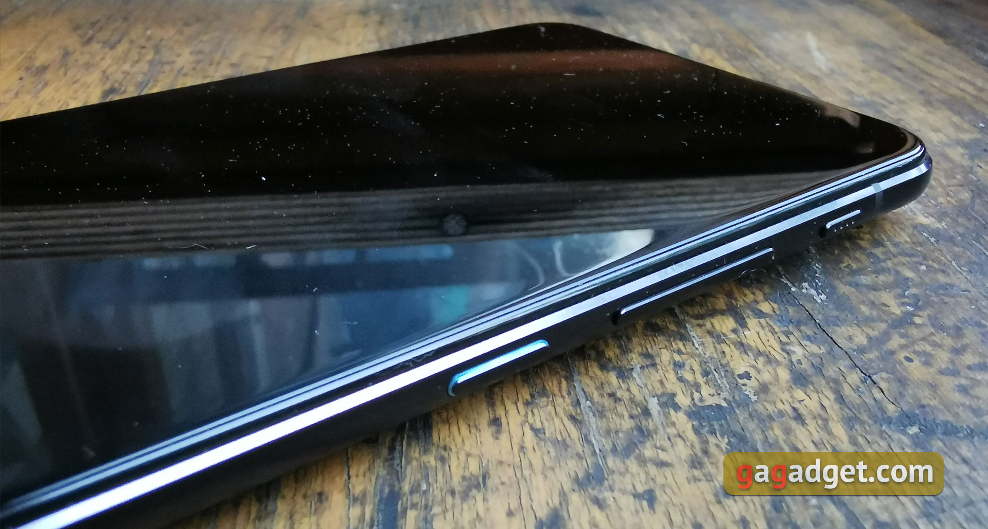 ASUS ZenFone 6 з флагманськими характеристиками та поворотною камерою своїми очима-5