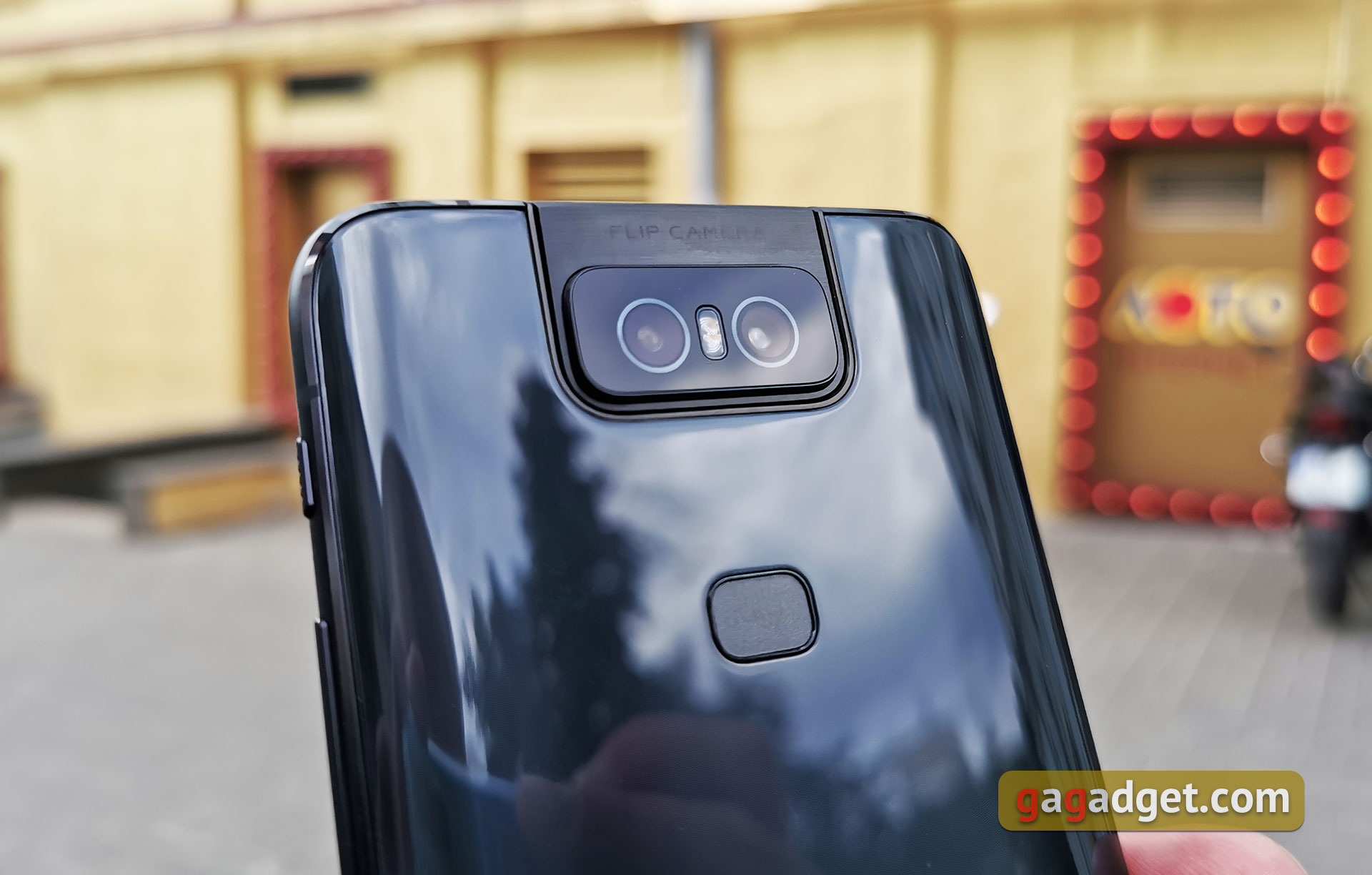 ASUS ZenFone 6 з флагманськими характеристиками та поворотною камерою своїми очима-45