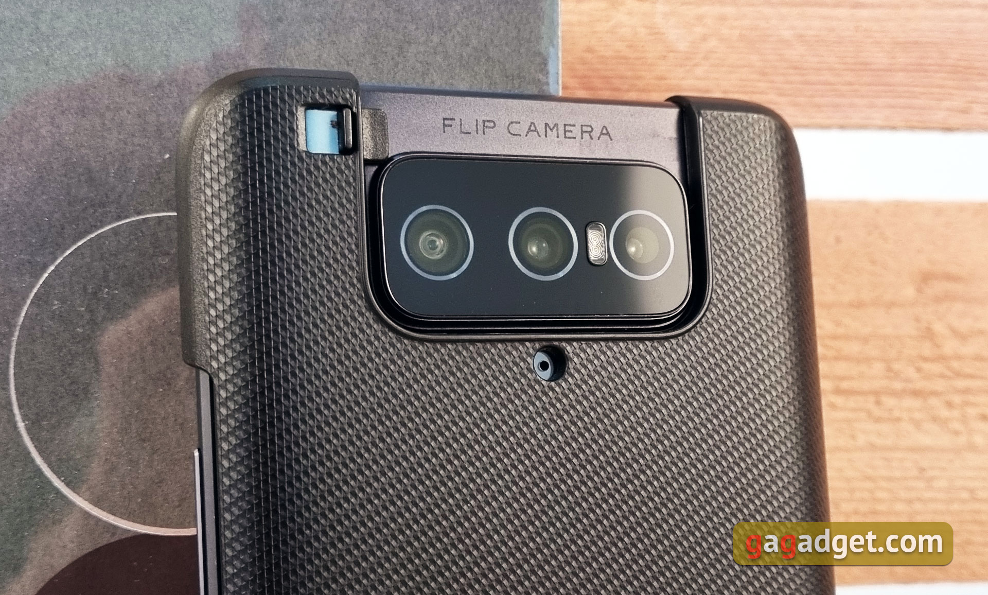 ASUS ZenFone 8 Flip Review-7