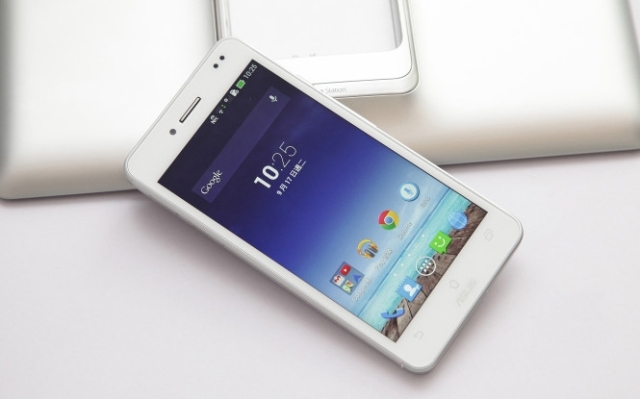 Asus представила усовершенствованную версию PadFone Infinity