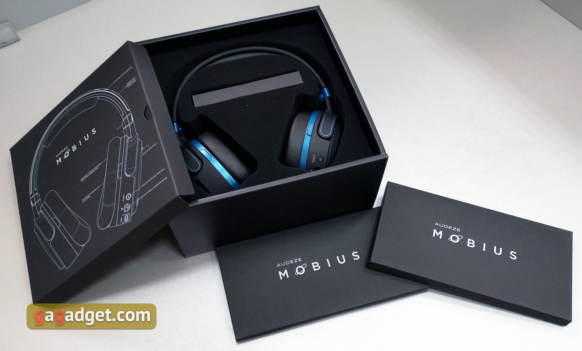 audeze-mobius-05.jpg