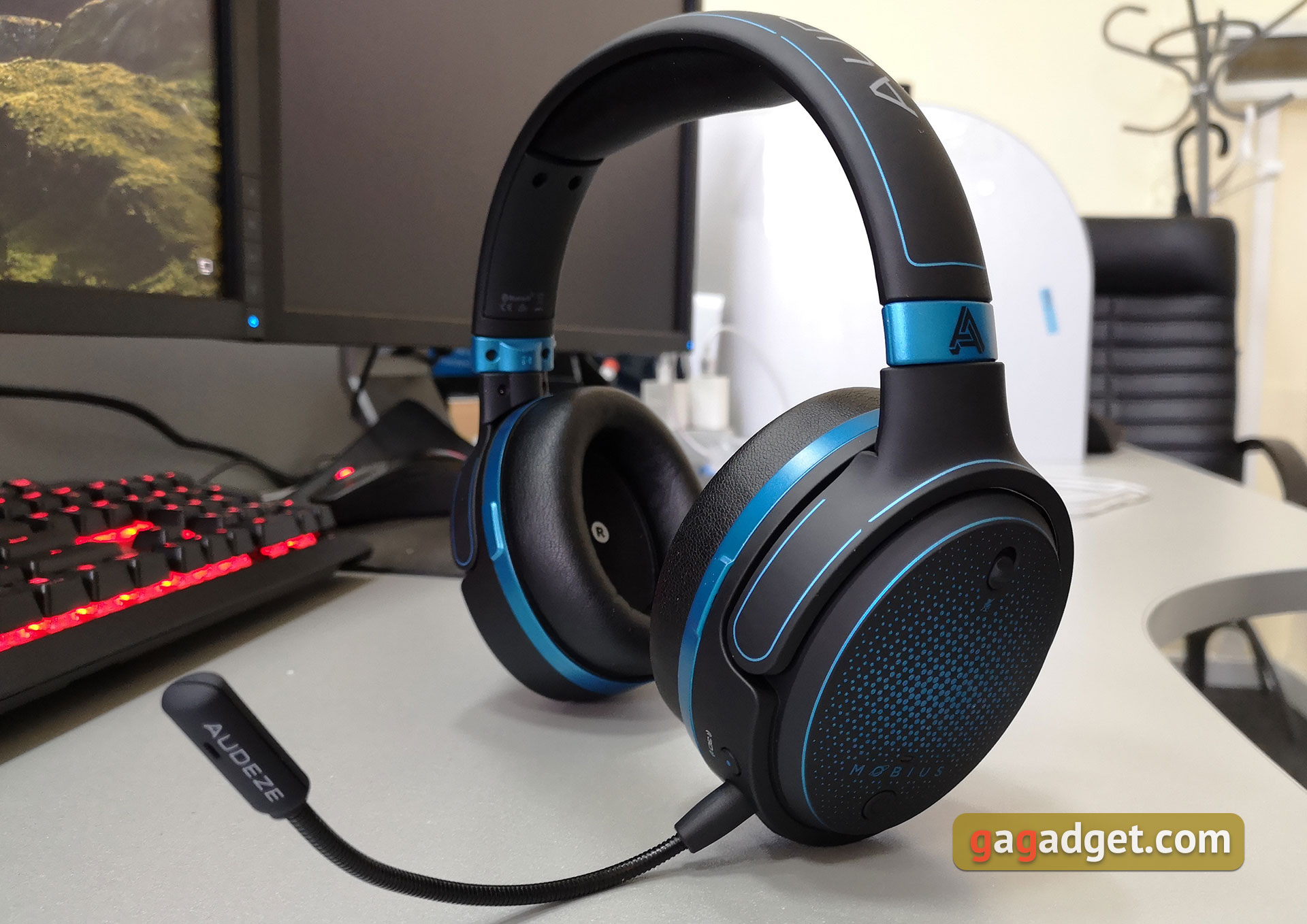 audeze-mobius-07.jpg