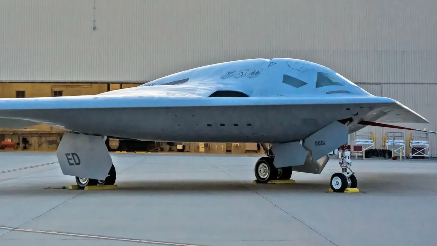 Перший передсерійний бомбардувальник B-21 Raider