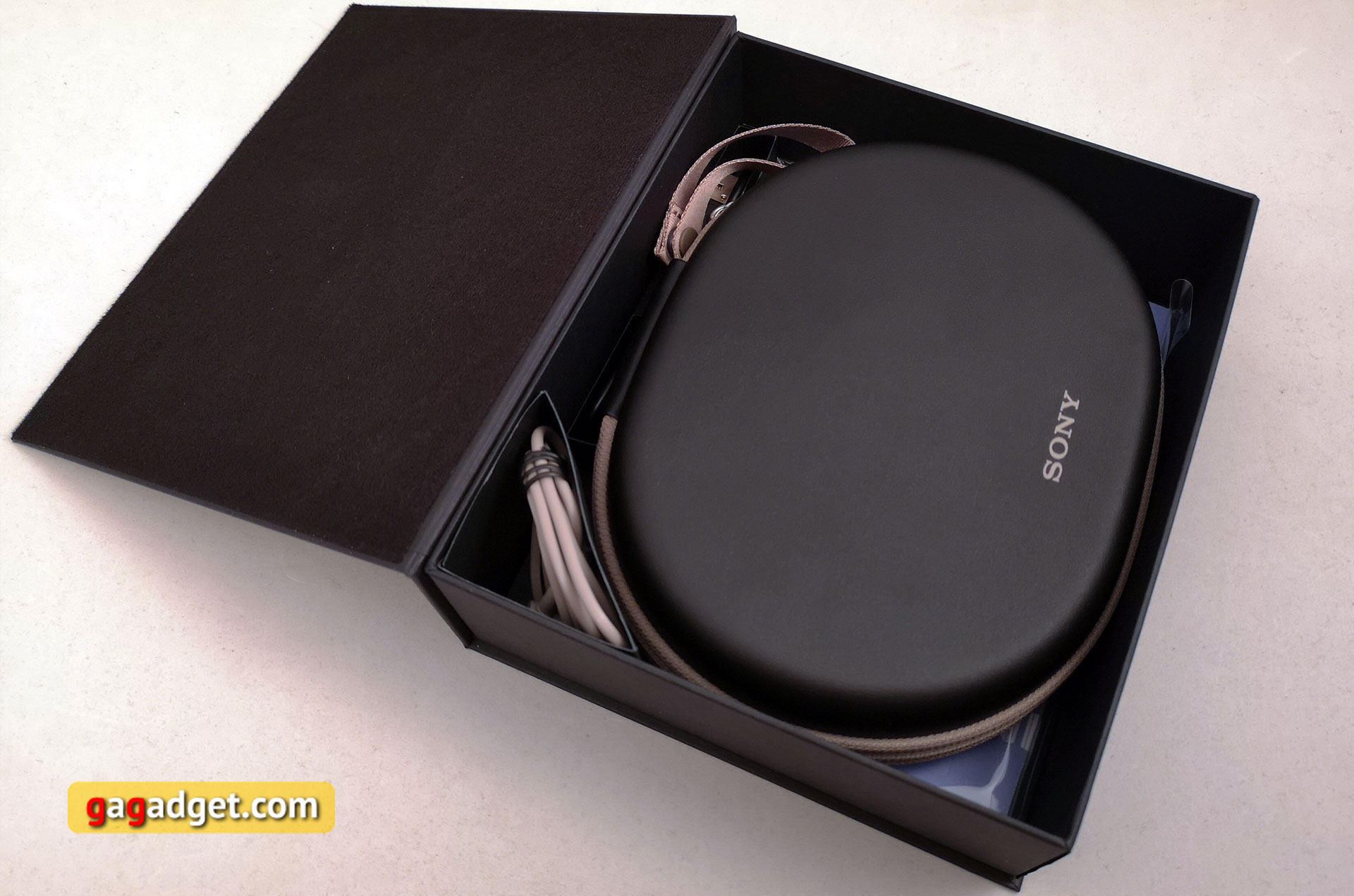 best-big-bluetooth-headphones-with-anc-04.jpg