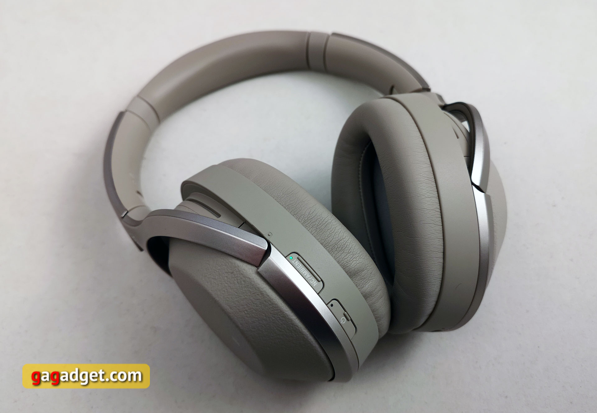 best-big-bluetooth-headphones-with-anc-09.jpg