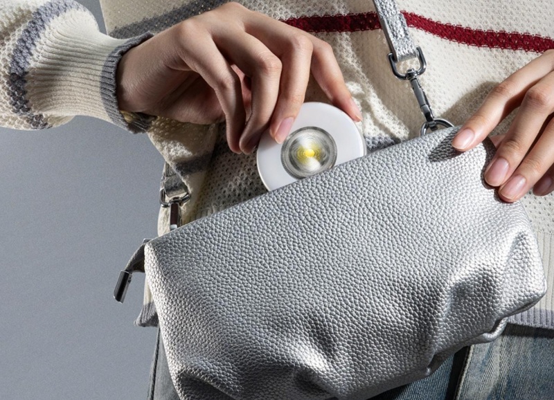 Oppo Magnetic Halo Flash Light - Вид спереду