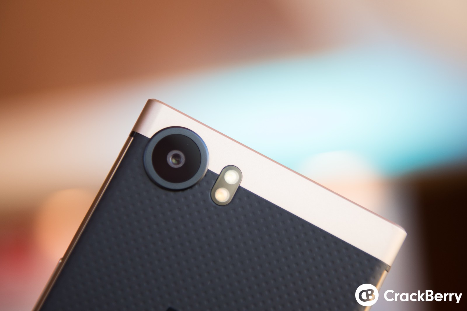 blackberry-keyone-bronze-edition-2.jpg