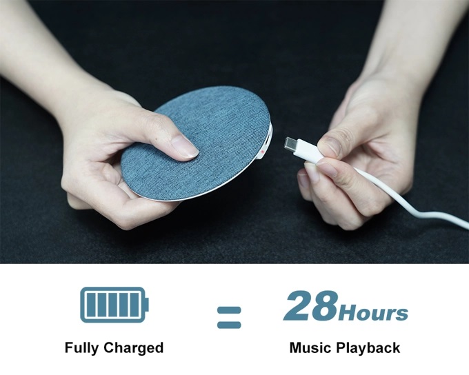 Compact design of SluTune Q1 Bluetooth speaker