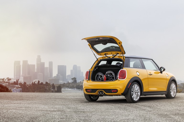 Mini CitySurfer: складной электроскутер по версии BMW-6