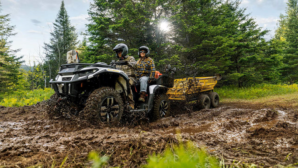 Електричний квадроцикл Can-Am Outlander Electric у дії
