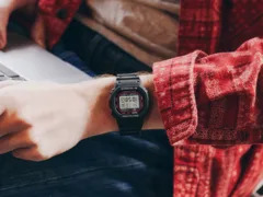 Montre Casio G-Shock DW5000R de couleur noire
