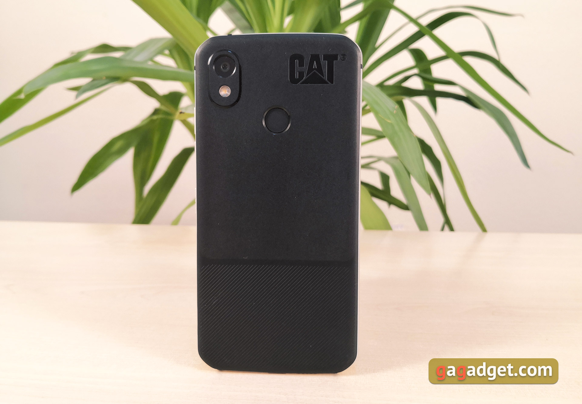 Огляд CAT S52: "незламний" смартфон з людським обличчям та NFC-14
